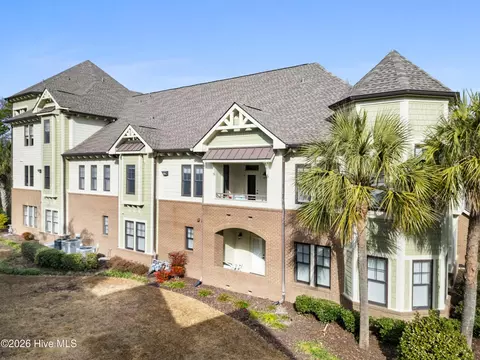 644 Village Park Dr #202, Wilmington, NC 28405