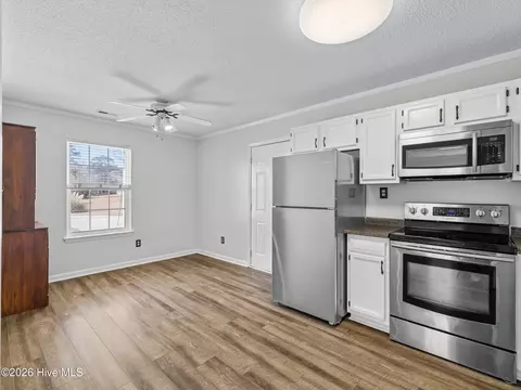 Kitchen - 378 Riggs Rd, Hubert, NC 28539 photo 4 of 4
