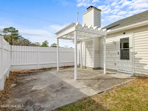 Exterior - 378 Riggs Rd, Hubert, NC 28539 photo 4 of 8