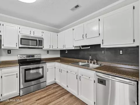Kitchen - 378 Riggs Rd, Hubert, NC 28539 photo 2 of 4