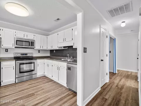 Entry Way - 378 Riggs Rd, Hubert, NC 28539 photo 1 of 1