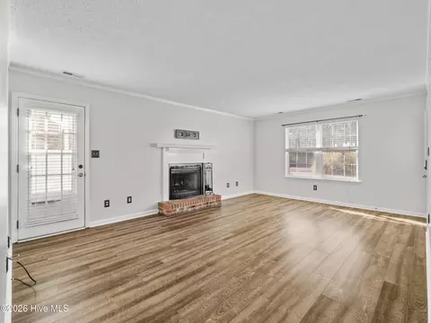 Living - 378 Riggs Rd, Hubert, NC 28539 photo 2 of 6
