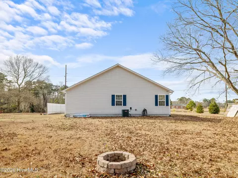Exterior - 378 Riggs Rd, Hubert, NC 28539 photo 5 of 8
