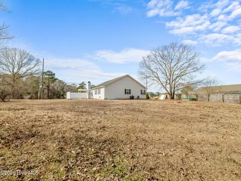Exterior - 378 Riggs Rd, Hubert, NC 28539 photo 7 of 8