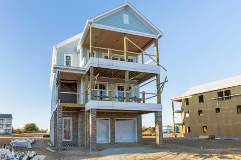746 Cannonsgate Dr, Newport, NC 28570