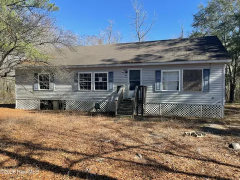 63 George Washington Hales Dr, Atkinson, NC 28421