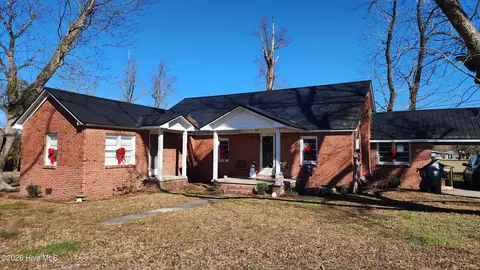 48 Kinlaw Dr, Tabor City, NC 28463
