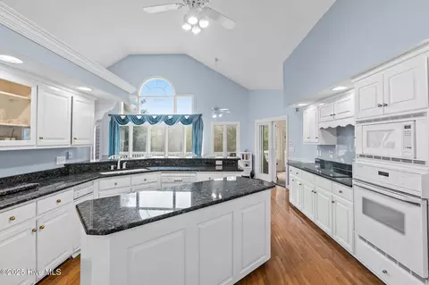 Kitchen - 178 Edgewater Cir, Sunset Beach, NC 28468 photo 3 of 3