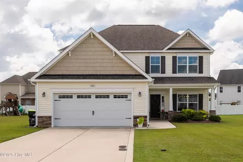 3220 Dandelion Dr, Grimesland, NC 27837
