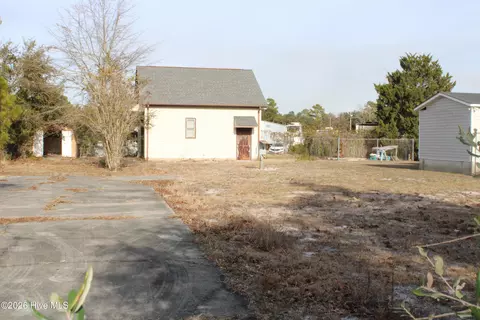 4836 Coastal Dr SE, Southport, NC 28461