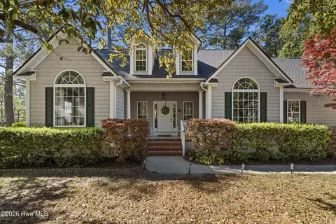 754 Country Club Dr, Hampstead, NC 28443