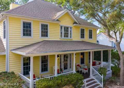 3961 Members Club Blvd, Southport, NC 28461