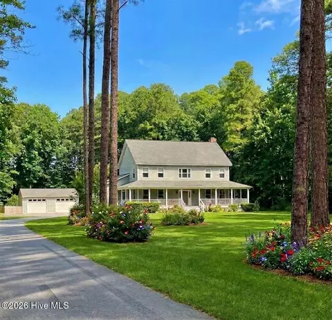 1262 Forest Acres Dr, Greenville, NC 27834