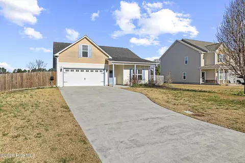 127 Landover Dr, Richlands, NC 28574