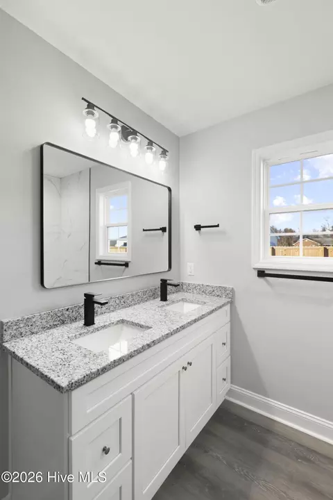 Bath - 3052 Condor Ct, Deep Run, NC 28525 photo 3 of 4