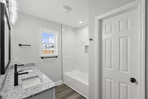 Bath - 3052 Condor Ct, Deep Run, NC 28525 photo 2 of 4