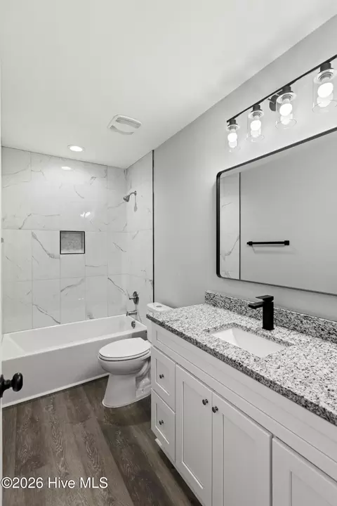 Bath - 3052 Condor Ct, Deep Run, NC 28525 photo 1 of 4