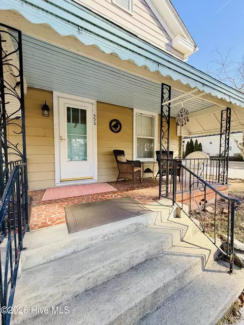 Exterior - 532 E 2nd St, Washington, NC 27889 photo 3 of 8