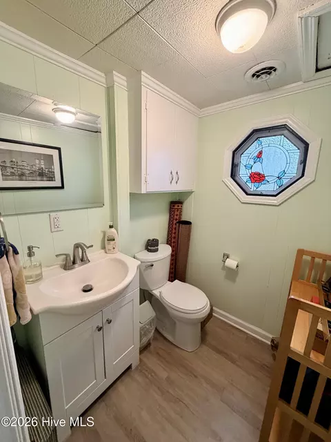 Bath - 532 E 2nd St, Washington, NC 27889 photo 2 of 4