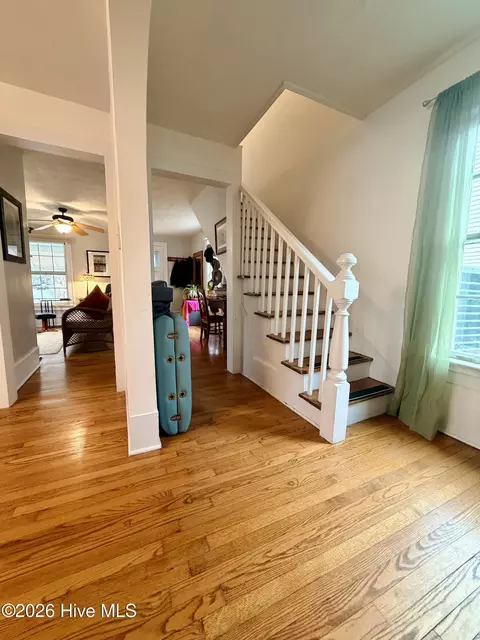 Entry Way - 532 E 2nd St, Washington, NC 27889 photo 2 of 3