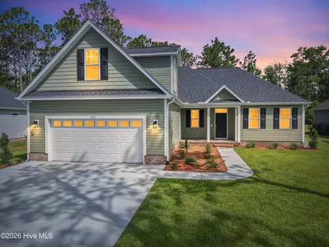 261 Cougar Rd, Southport, NC 28461