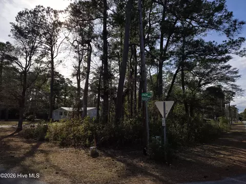 693 Hanover St SE, Bolivia, NC 28422