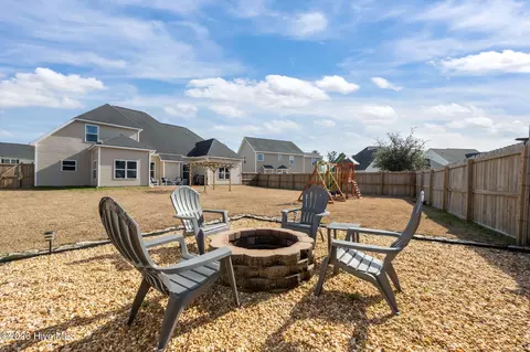 Exterior - 304 Bear Run, Maple Hill, NC 28454 photo 6 of 11
