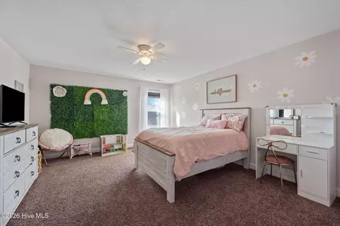 Bedroom - 304 Bear Run, Maple Hill, NC 28454 photo 6 of 11