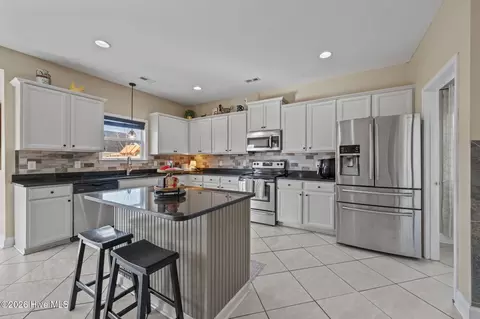 Kitchen - 304 Bear Run, Maple Hill, NC 28454 photo 2 of 6