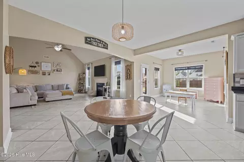 Dining - 304 Bear Run, Maple Hill, NC 28454 photo 3 of 3