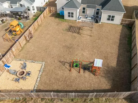 View/Area - 304 Bear Run, Maple Hill, NC 28454 photo 9 of 10