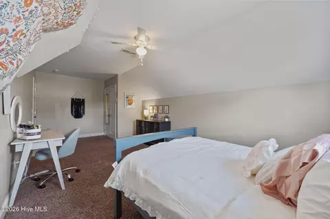 Bedroom - 304 Bear Run, Maple Hill, NC 28454 photo 5 of 11