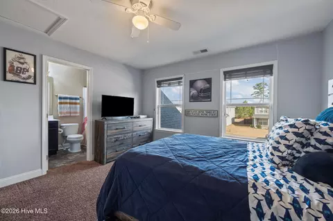 Bedroom - 304 Bear Run, Maple Hill, NC 28454 photo 8 of 11