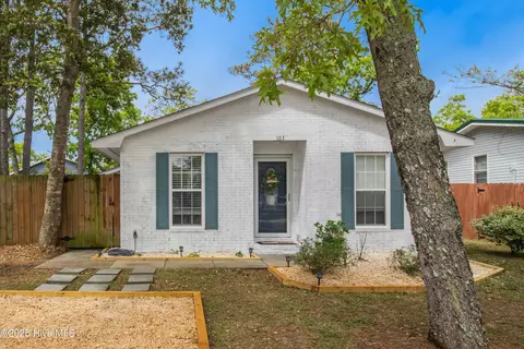 103 NE 23rd St, Oak Island, NC 28465