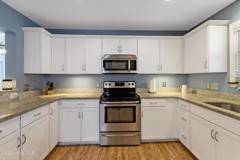 Kitchen - 412 Lakeview Dr, Hampstead, NC 28443 photo 2 of 3