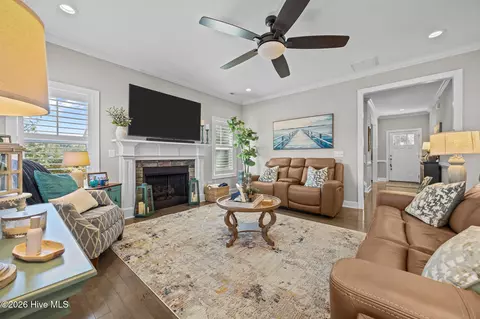 Living - 26 Calhoun Ln, Pinehurst, NC 28374 photo 2 of 2