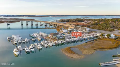 114 Town Creek Dr #57, Beaufort, NC 28516
