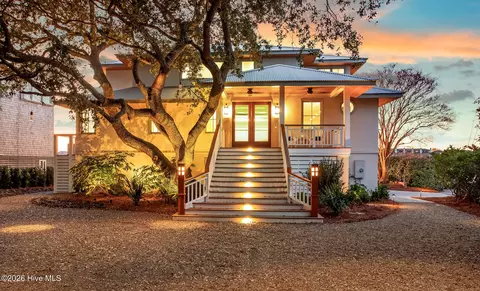 33 W Henderson St, Wrightsville Beach, NC 28480