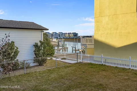 249 Moonlight Dr, Atlantic Beach, NC 28512 photo 14