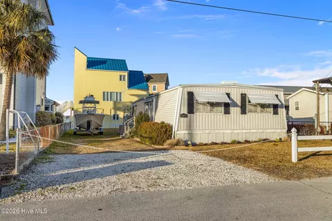 249 Moonlight Dr, Atlantic Beach, NC 28512