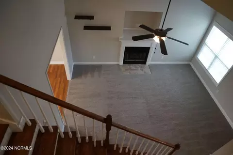 Living - 407 Sundown Ct, Hubert, NC 28539 photo 5 of 5