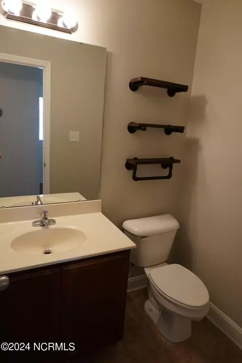 Bath - 407 Sundown Ct, Hubert, NC 28539 photo 3 of 3