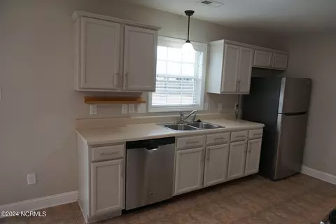 Kitchen - 407 Sundown Ct, Hubert, NC 28539 photo 1 of 1