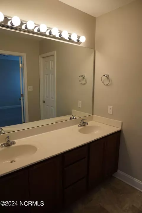 Bath - 407 Sundown Ct, Hubert, NC 28539 photo 2 of 3