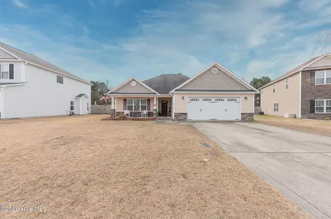 707 Appling Ct, Jacksonville, NC 28546