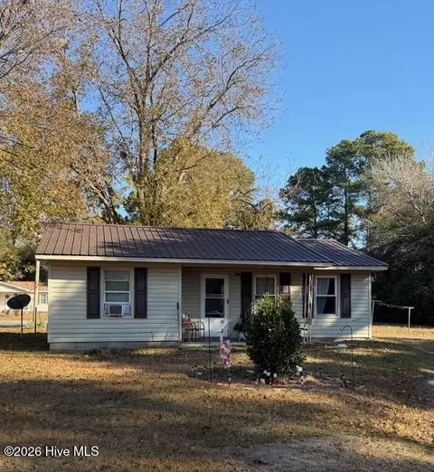 400 Tuskeegee Dr, Laurinburg, NC 28352