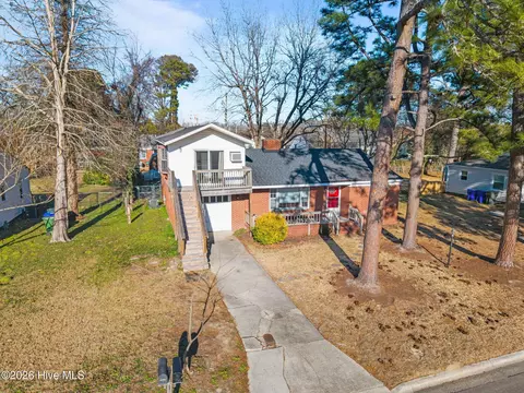 2801 Jefferson Dr #A & B, Greenville, NC 27858