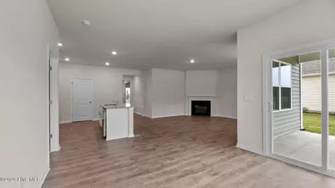 Living - 1013 Minnette Cir, New Bern, NC 28562 photo 3 of 3