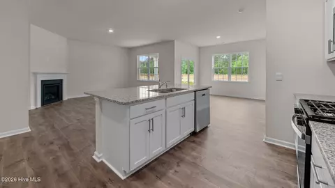 Entry Way - 1013 Minnette Cir, New Bern, NC 28562 photo 4 of 4