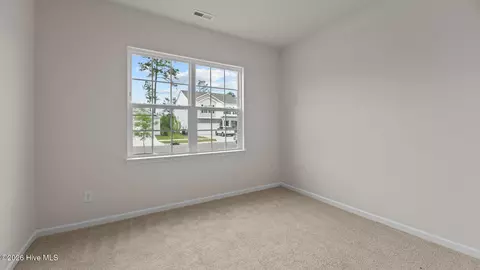 Bedroom - 1013 Minnette Cir, New Bern, NC 28562 photo 1 of 6